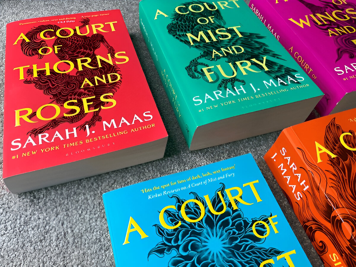 A Court of Thorns and Roses Book Series in Order